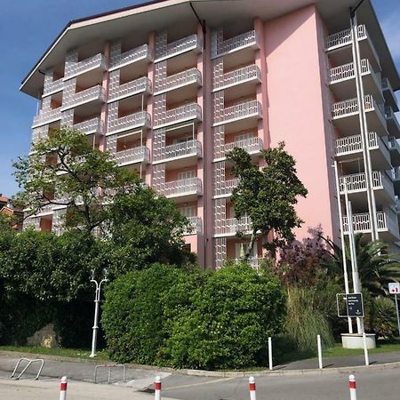 Room 211 - Aparthotel Jadranka Порторож Екстериор снимка