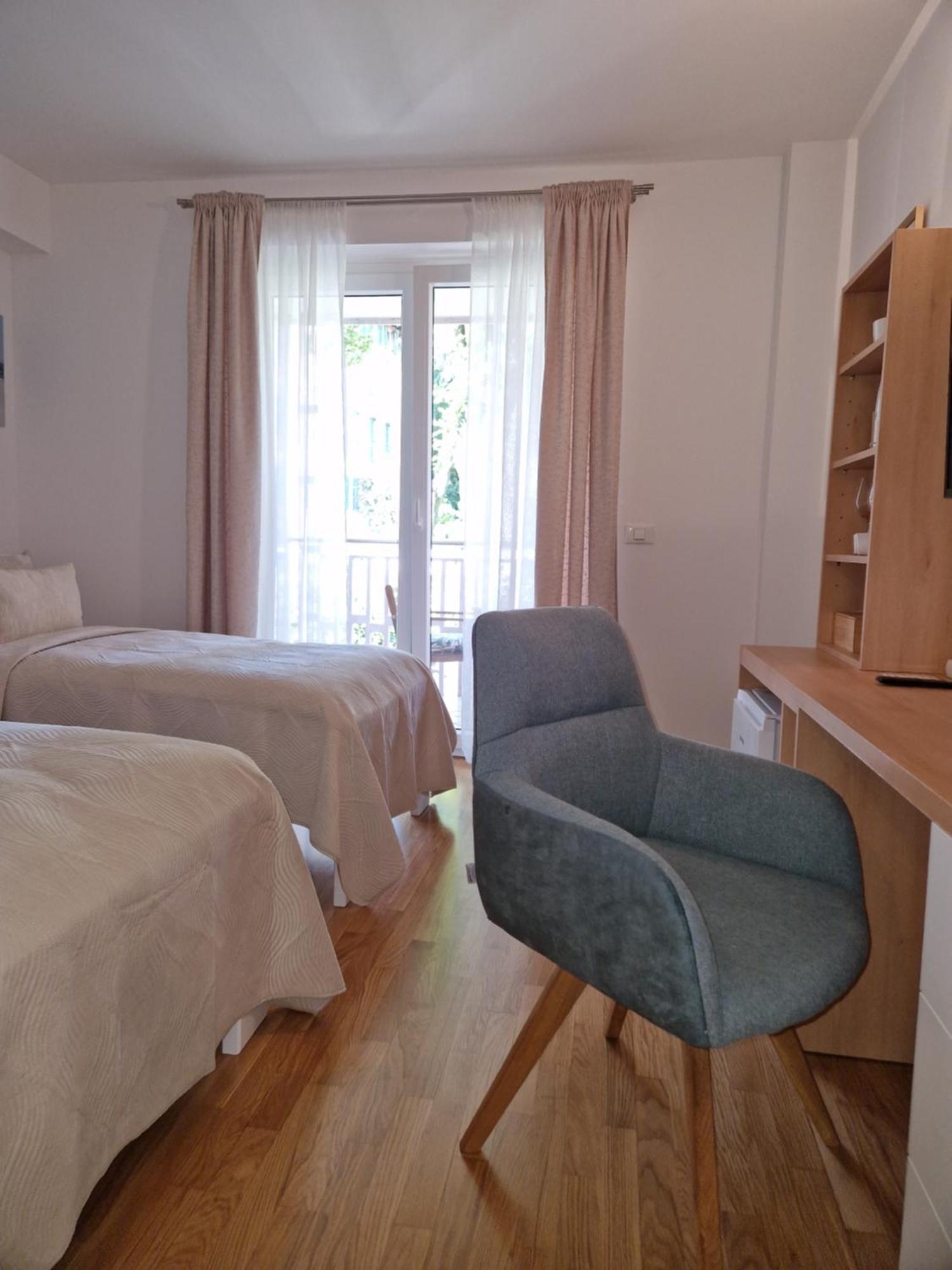 Room 211 - Aparthotel Jadranka Порторож Екстериор снимка